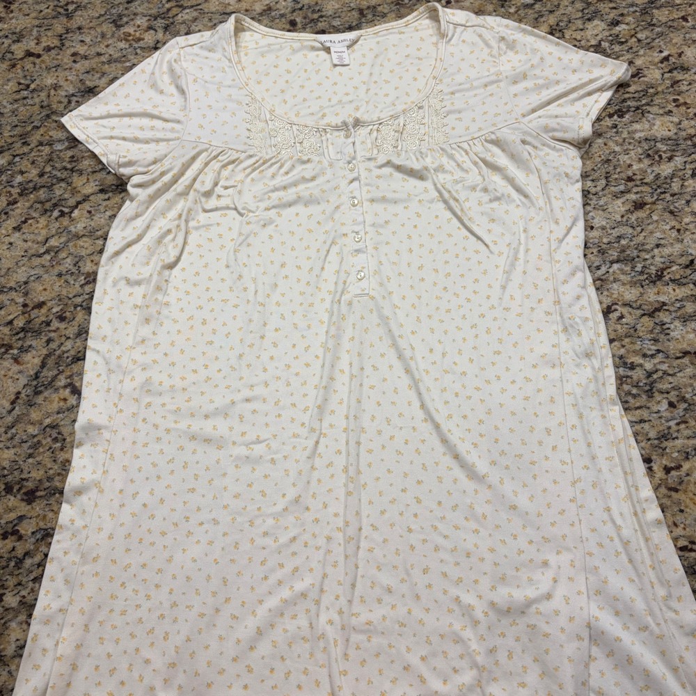 Laura Ashley Floral Lace Trim Nightgown Cream Yellow Short Sleeve M v